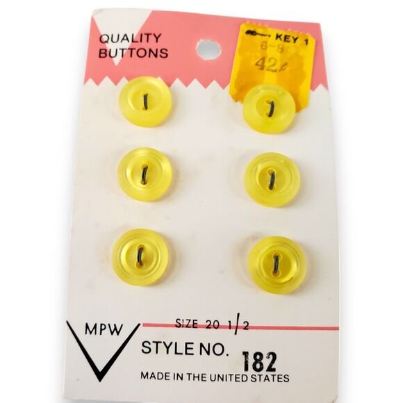 Vintage 6 Round Yellow Beveled Plastic Buttons NOS Card MPW KMart 1/2" Size 20 - Picture 1 of 3